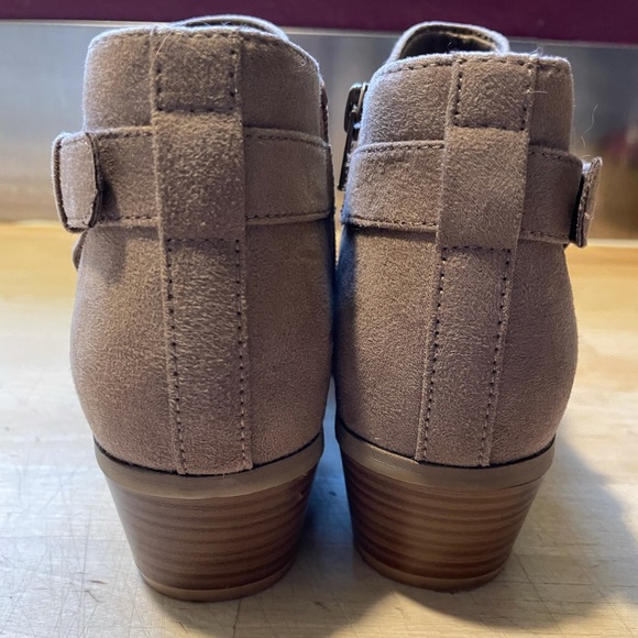 Booties - Picture 4 of 4